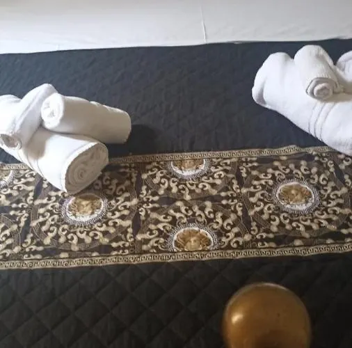 فندق مبيت وإفطار Romy *