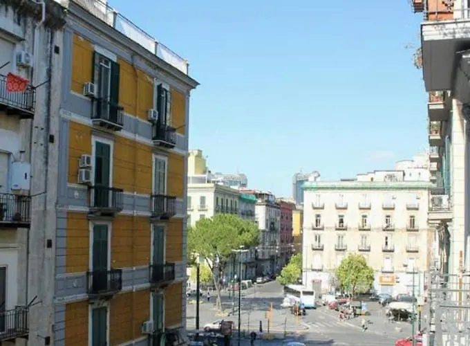 Romy לינה וארוחת בוקר